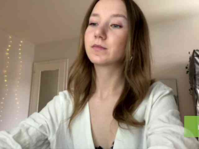 lisasmall webcam