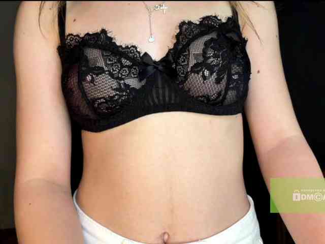 lisasmall webcam