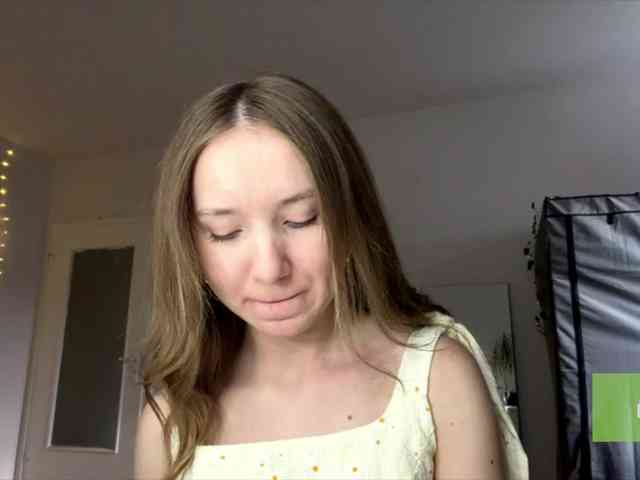 lisasmall webcam
