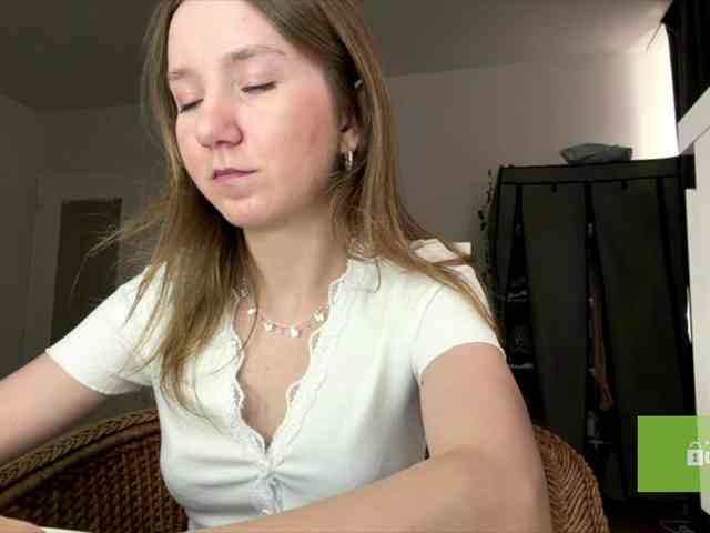 lisasmall webcam