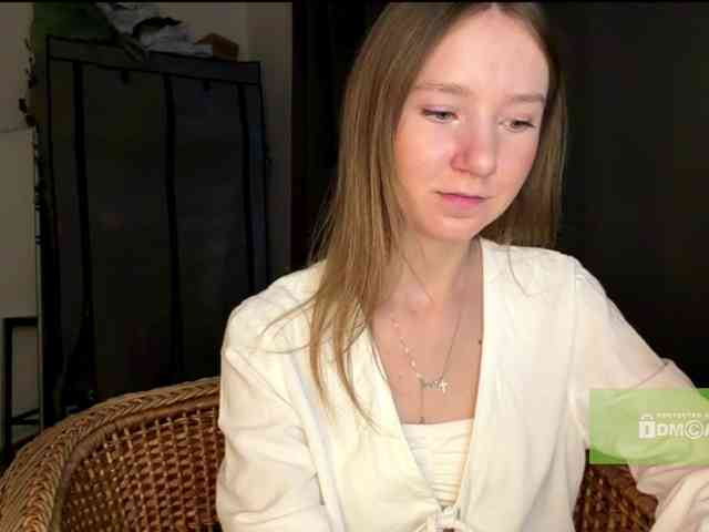 lisasmall webcam