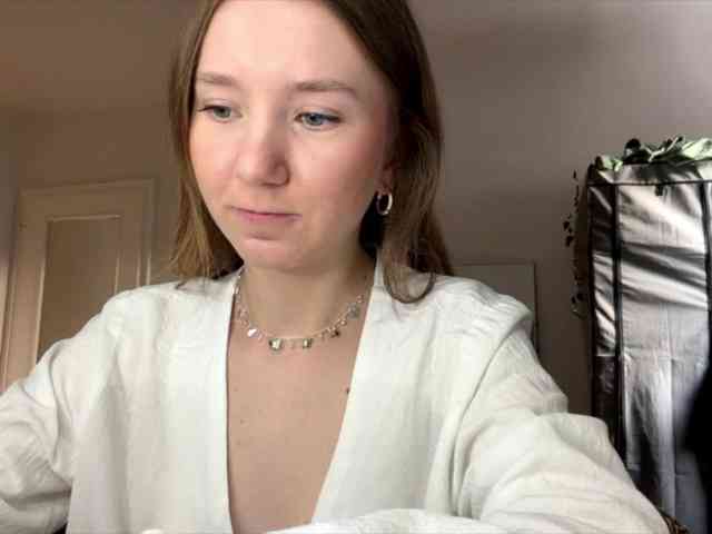 lisasmall webcam