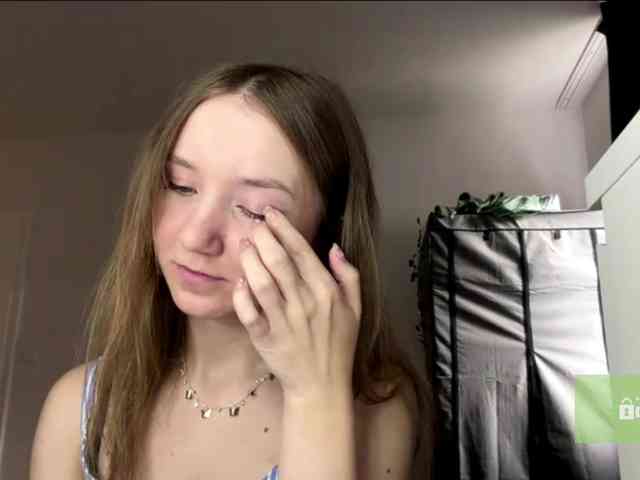 lisasmall webcam