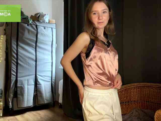 lisasmall webcam