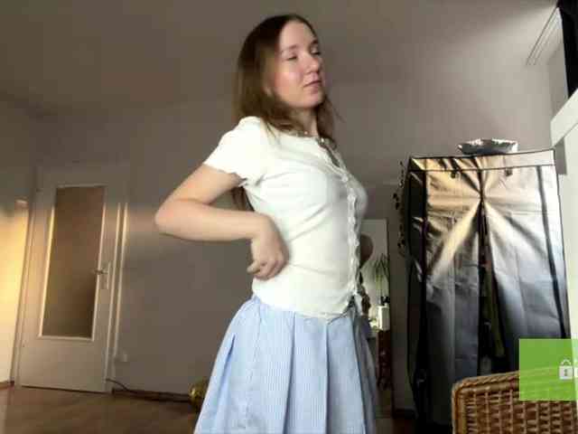 lisasmall webcam
