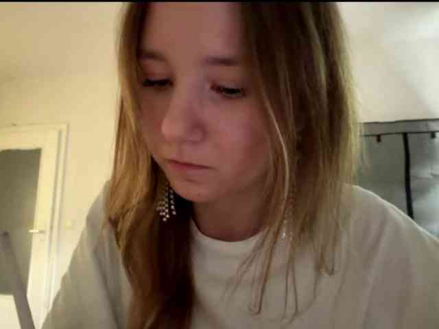 lisasmall webcam