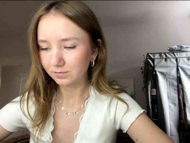 lisasmall webcam