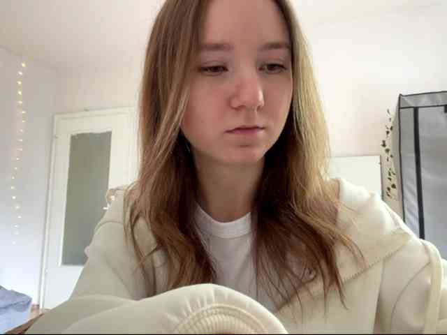 lisasmall webcam