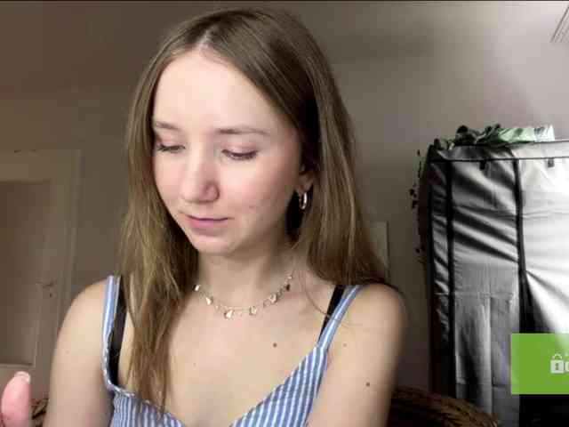 lisasmall webcam