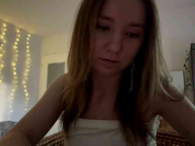 lisasmall webcam