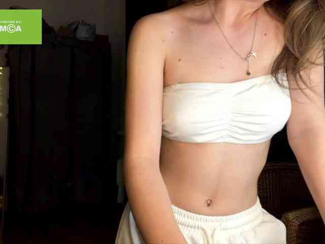 lisasmall webcam
