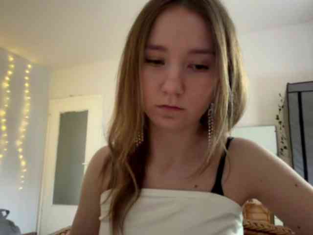 lisasmall webcam