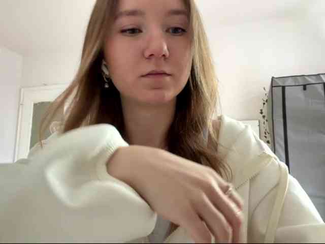 lisasmall webcam
