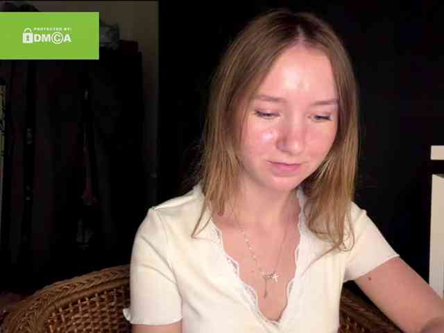 lisasmall webcam