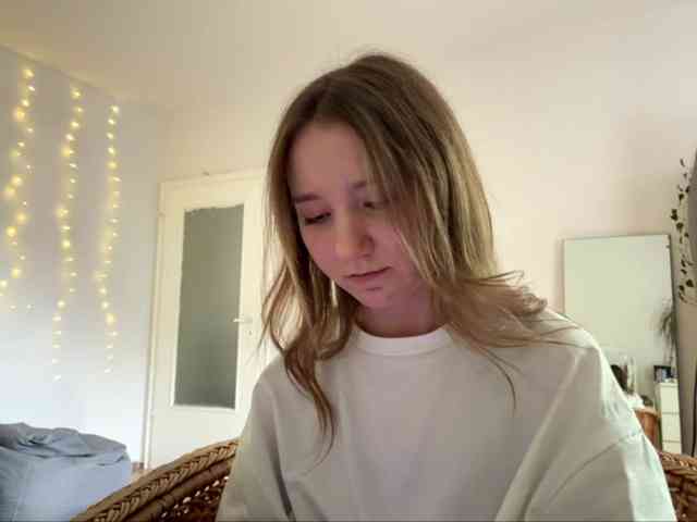 lisasmall webcam