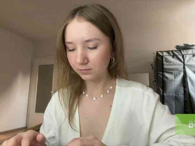 lisasmall webcam