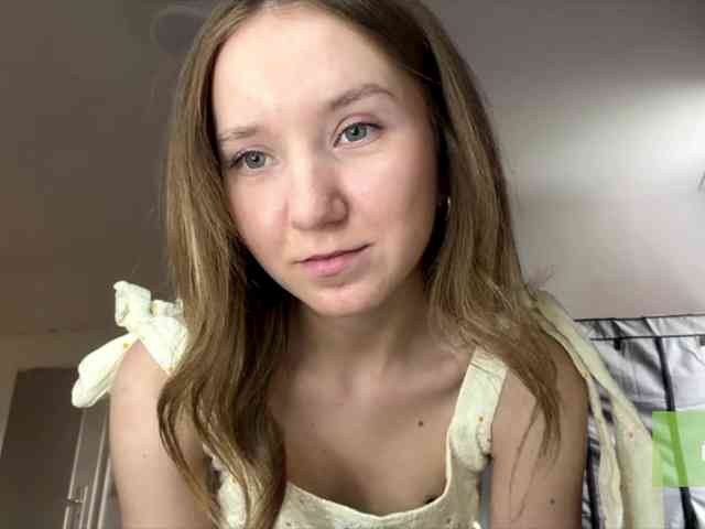 lisasmall webcam