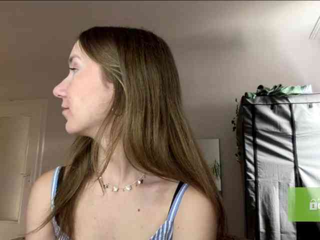 lisasmall webcam
