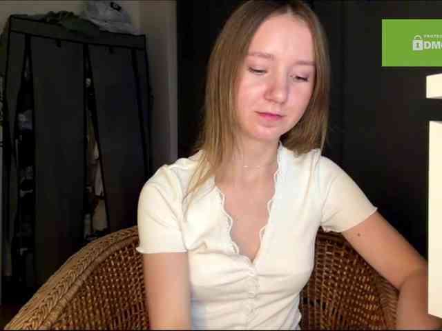lisasmall webcam