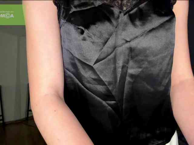 lisasmall webcam