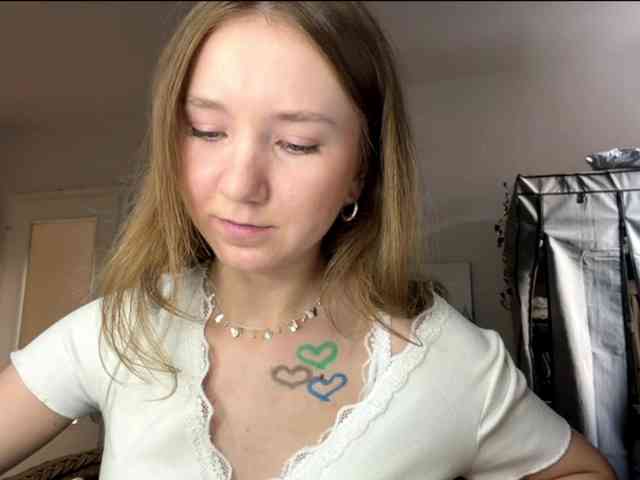 lisasmall webcam