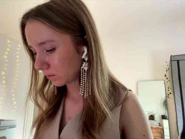 lisasmall webcam