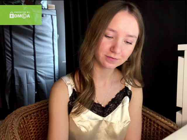 lisasmall webcam