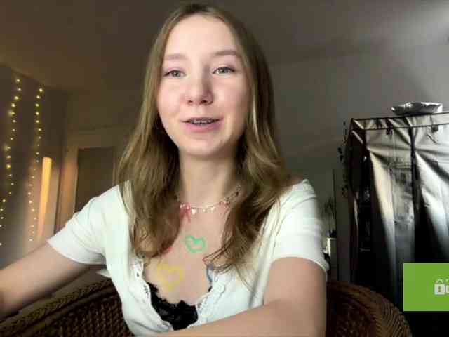 lisasmall webcam