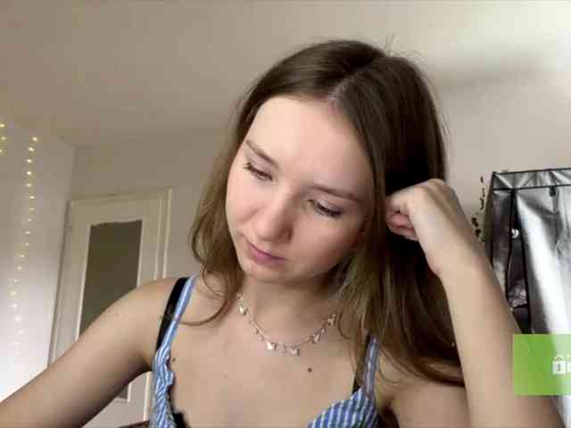lisasmall webcam