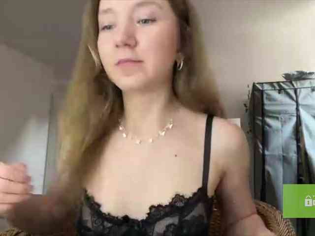 lisasmall webcam