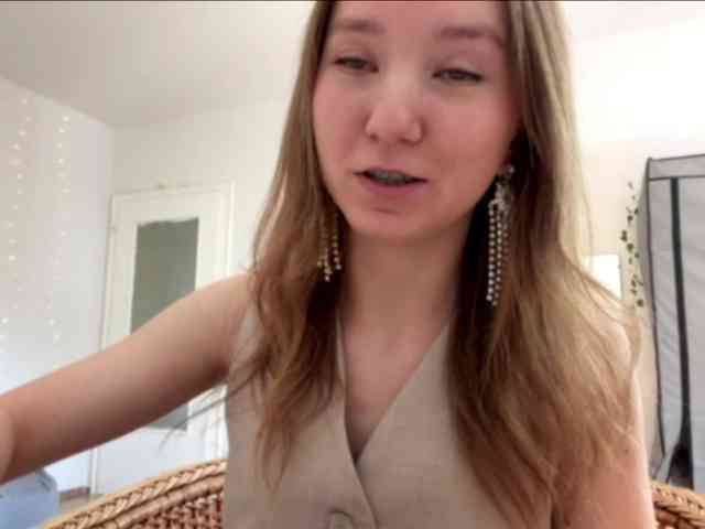 lisasmall webcam