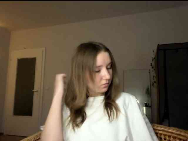 lisasmall Live Webcam on BongaCams