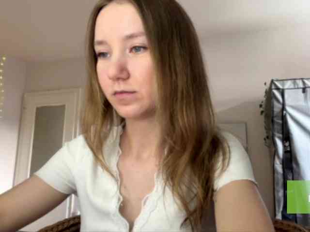 lisasmall webcam