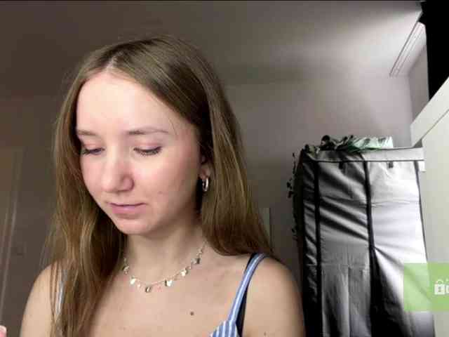 lisasmall webcam