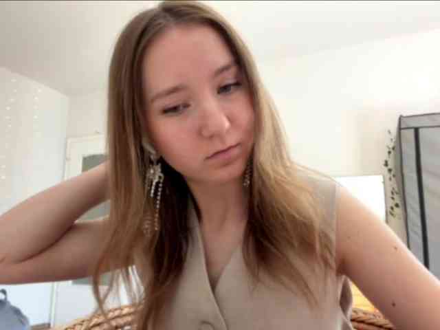 lisasmall webcam