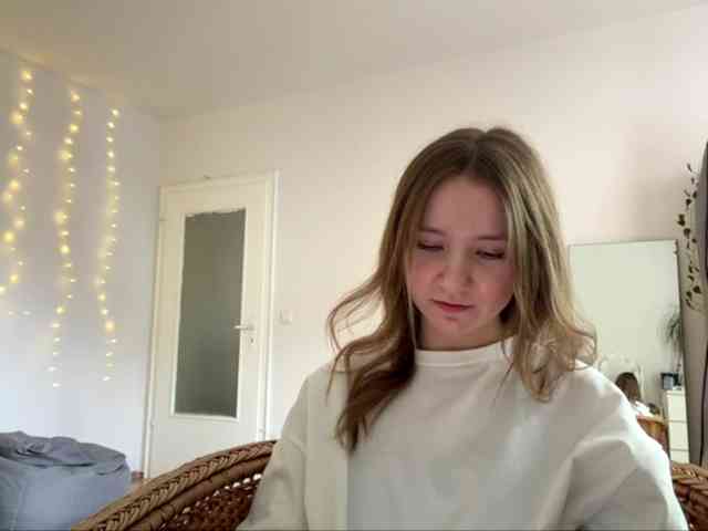 lisasmall webcam