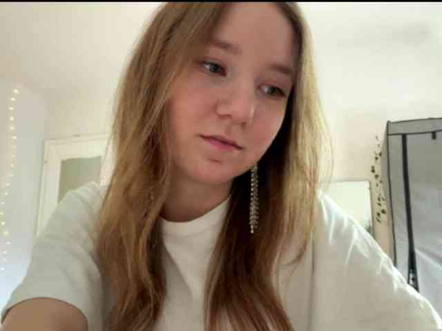 lisasmall webcam