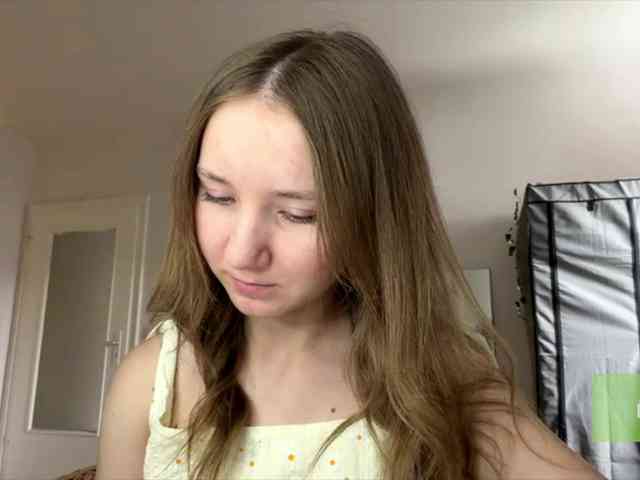 lisasmall webcam