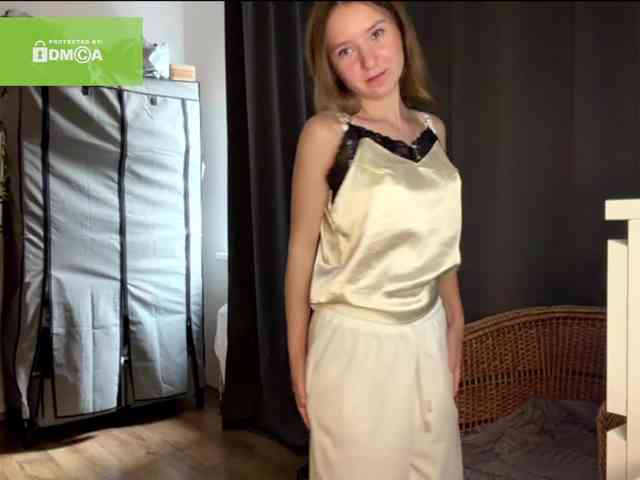 lisasmall webcam