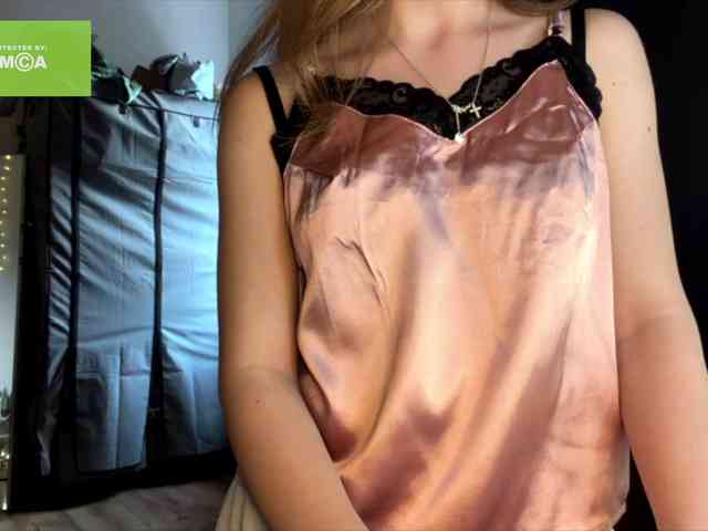lisasmall webcam