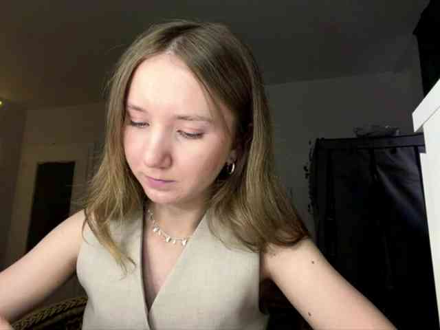 lisasmall webcam