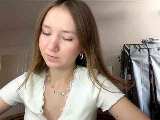 lisasmall webcam