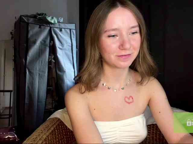 lisasmall webcam