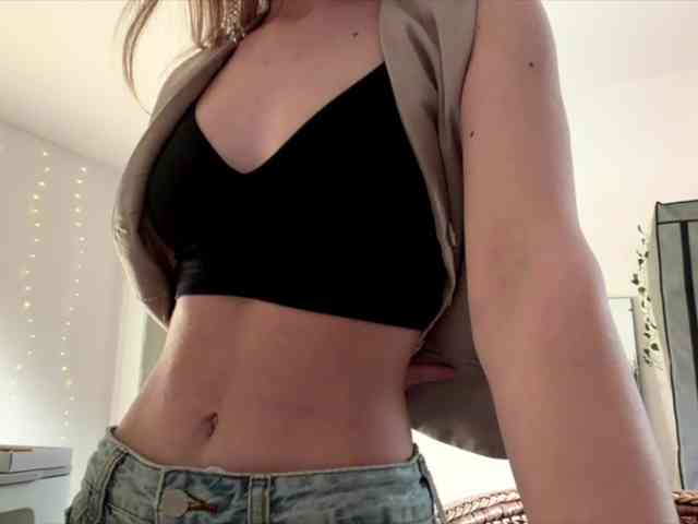 lisasmall webcam