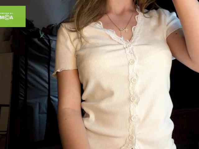 lisasmall webcam