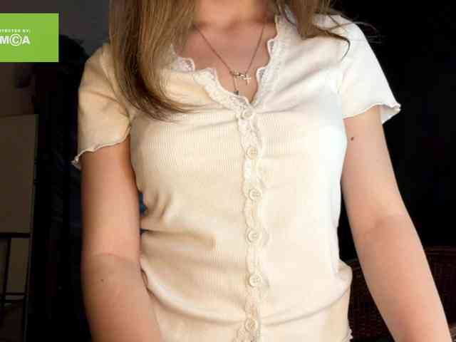 lisasmall webcam