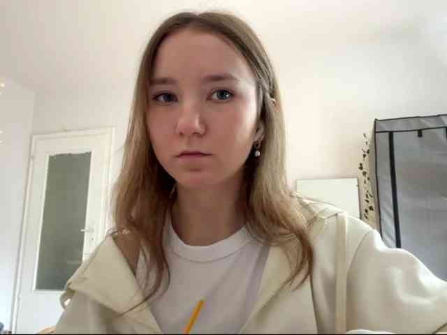 lisasmall webcam