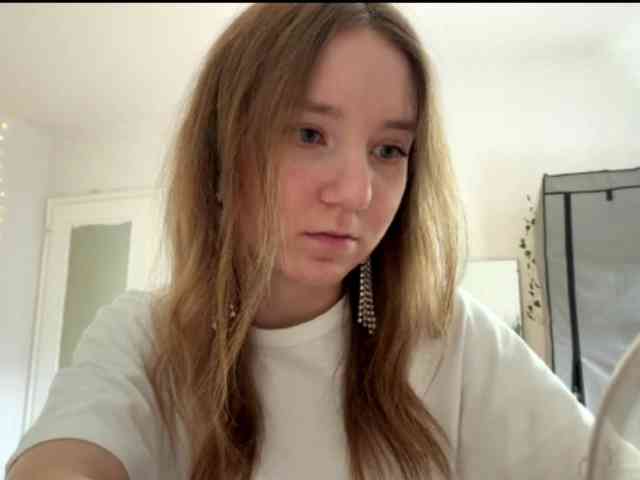 lisasmall webcam