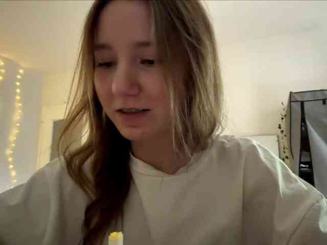 lisasmall webcam