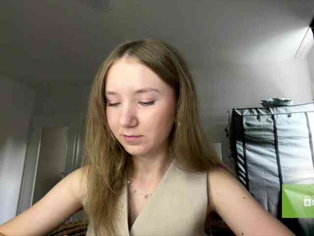 lisasmall webcam